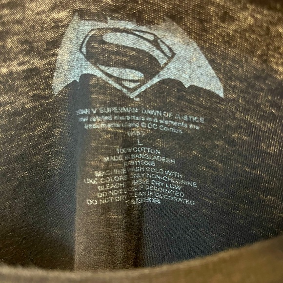 Graphic Batman v Superman Dawn of Justice Adult T-Shirt Size Large Black Hero - Picture 3 of 3